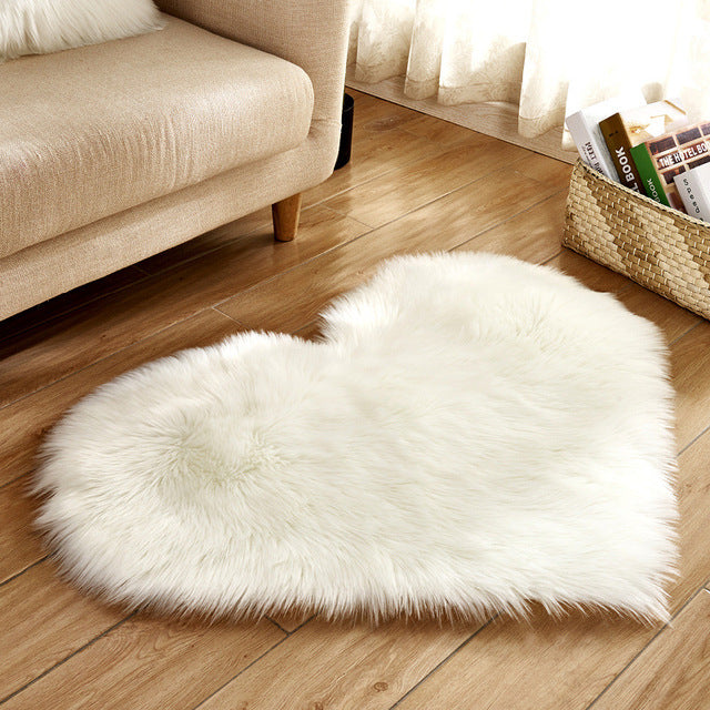 Tapis moelleux en forme de coeur