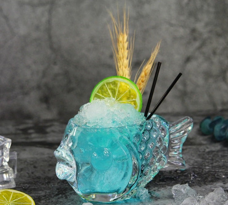 Verre à cocktail en forme de poisson