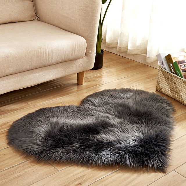 Tapis moelleux en forme de coeur